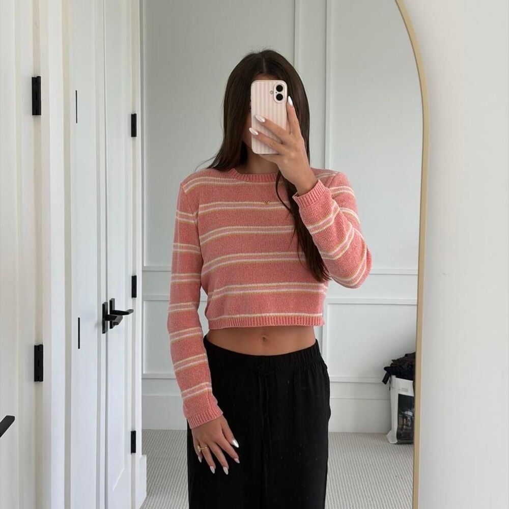 Colsie Pink striped sweater cropped fit